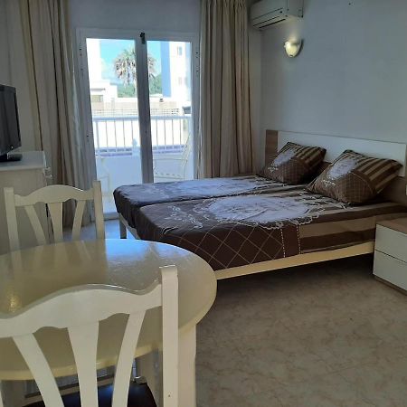 Apartamentos Torres Cardona Кала-Лонга Экстерьер фото
