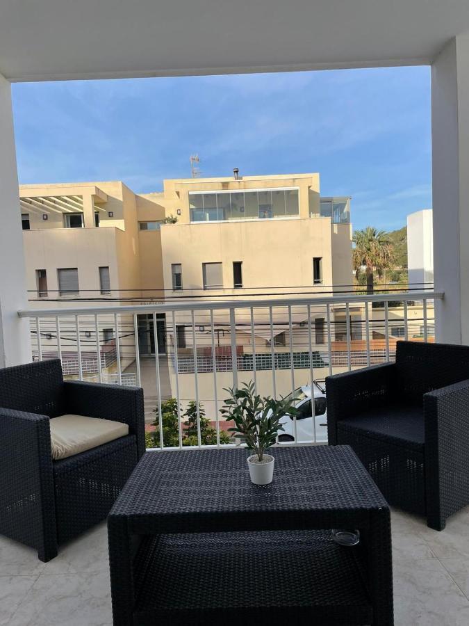 Apartamentos Torres Cardona Кала-Лонга Экстерьер фото