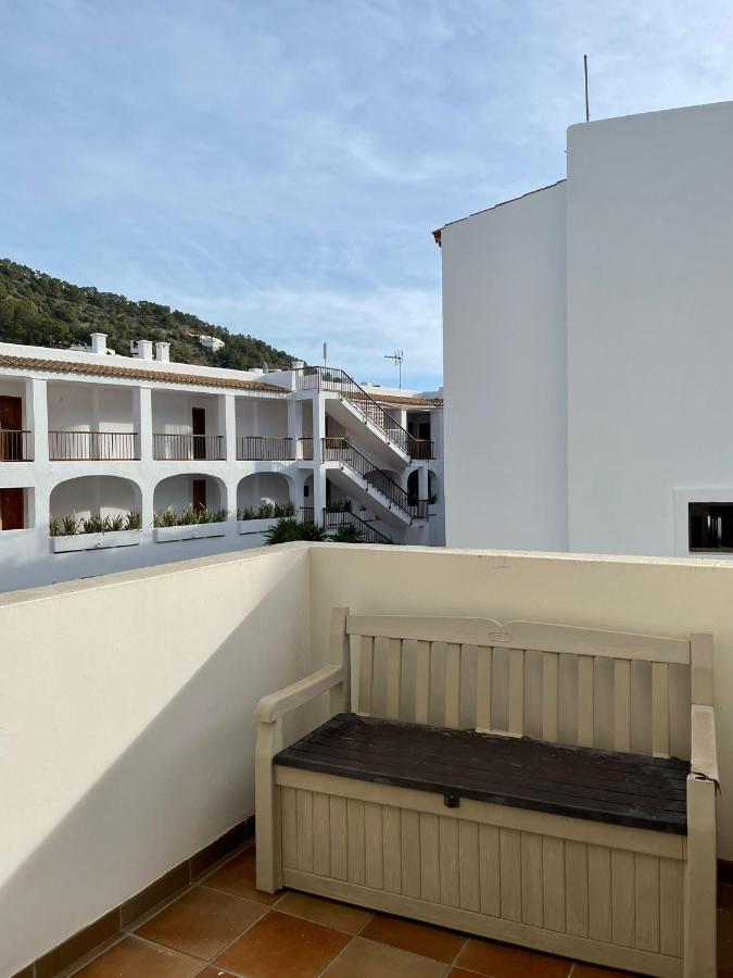 Apartamentos Torres Cardona Кала-Лонга Экстерьер фото