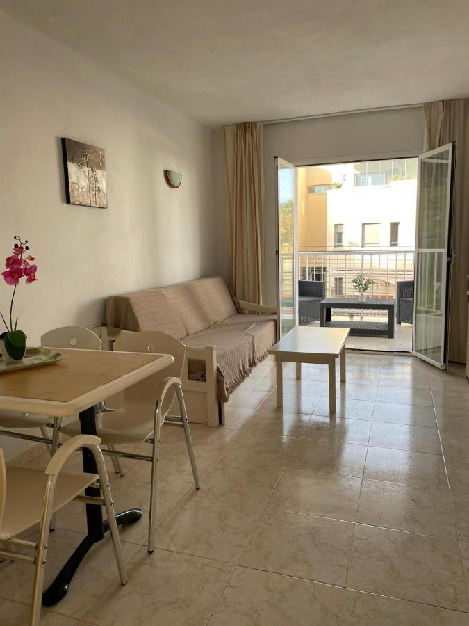 Apartamentos Torres Cardona Кала-Лонга Экстерьер фото