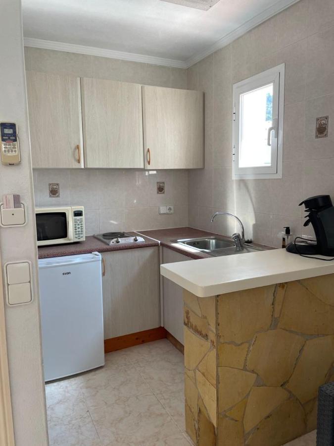 Apartamentos Torres Cardona Кала-Лонга Экстерьер фото