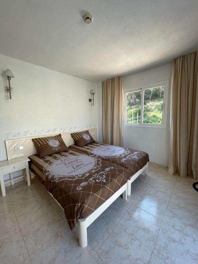 Apartamentos Torres Cardona Кала-Лонга Экстерьер фото
